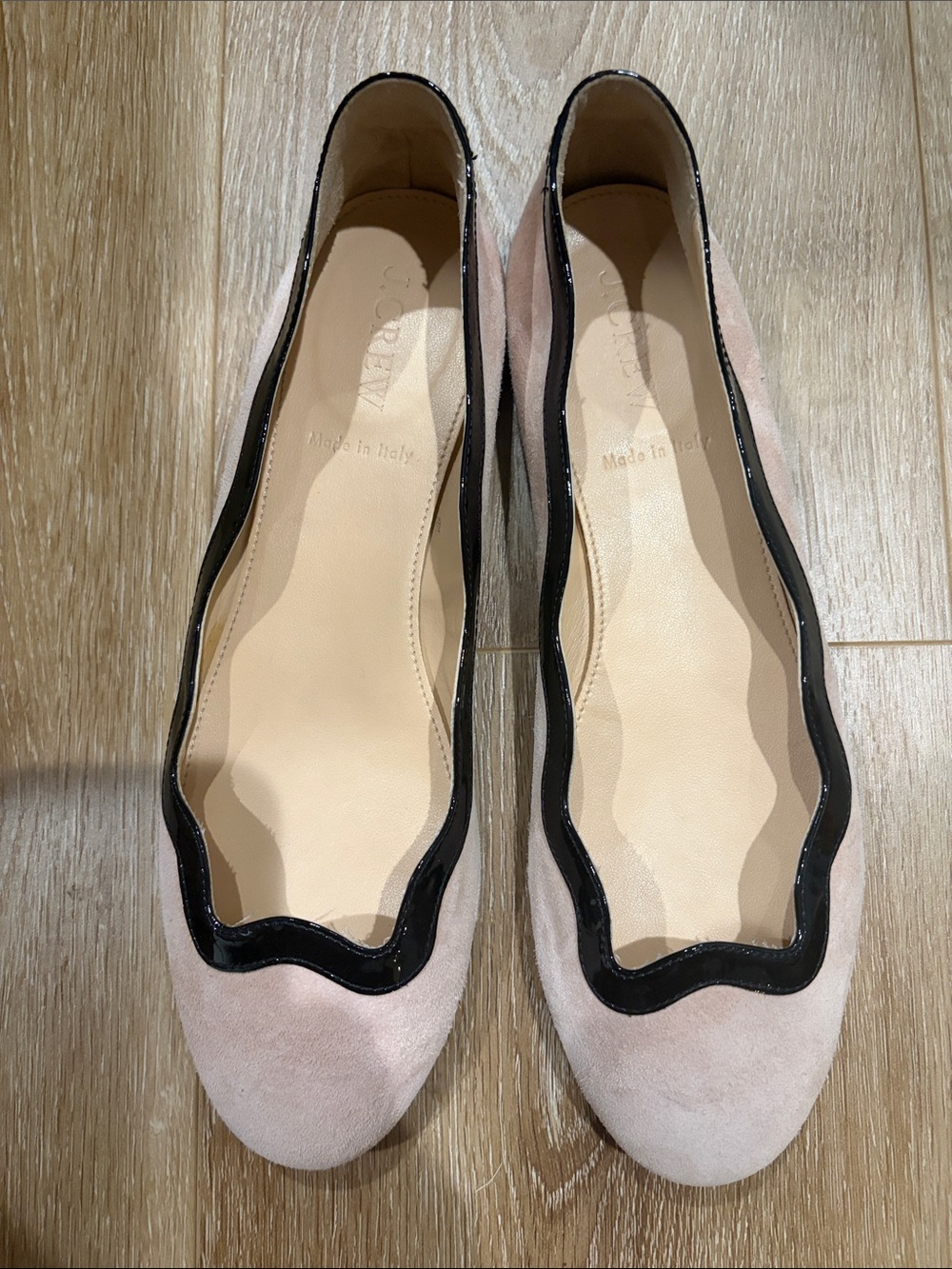 J Crew Nude Scalloped Suede Classic Preppy Ballet Flats with Black Trim, size 7